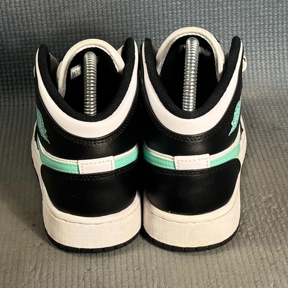Nike Air Jordan 1 MID ‘White/Green Glow’ Sneakers Size 4.5Y Size 6 Women’s - Picture 8 of 11
